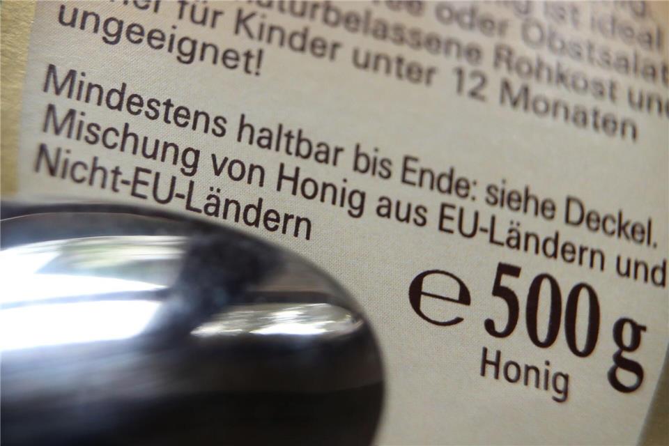 Verbraucherschützer monieren vage Angaben zur Honig-Herkunft „aus EU-Ländern und Nicht-EU-Ländern“. (Archivbild)Karl-Josef Hildenbrand/dpa
