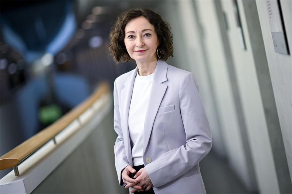 Verbraucherschützerin Pop fordert ein Tarifsystem, „das überall gleich funktioniert“. Britta Pedersen/dpa