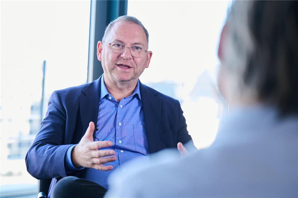 Verdi-Chef Frank Werneke: „Es ist da eine sehr kämpferische Stimmung.“Annette Riedl/dpa