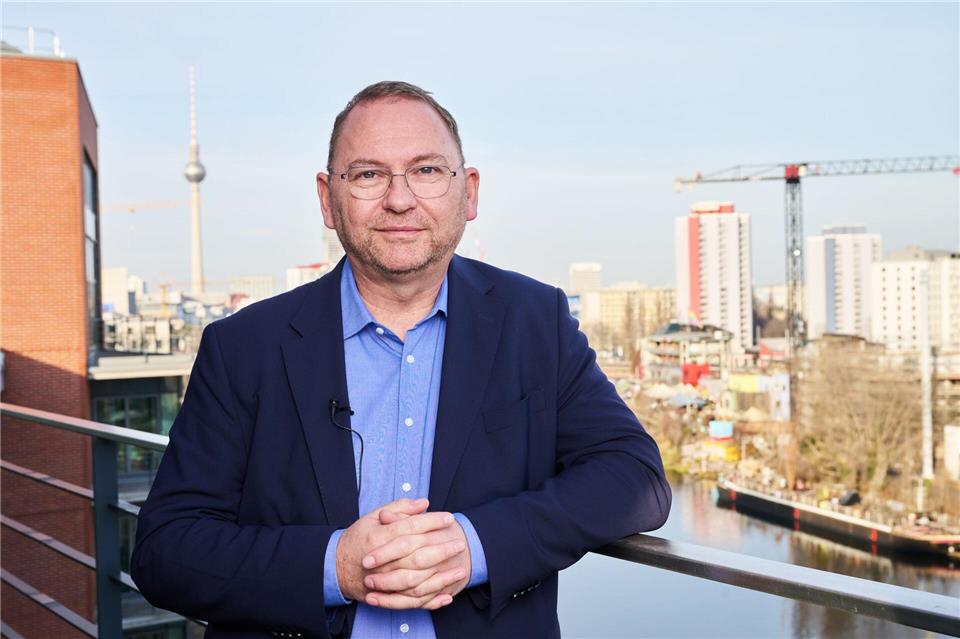 Verdi-Chef Frank Werneke macht sich für stabile Renten stark. Annette Riedl/dpa