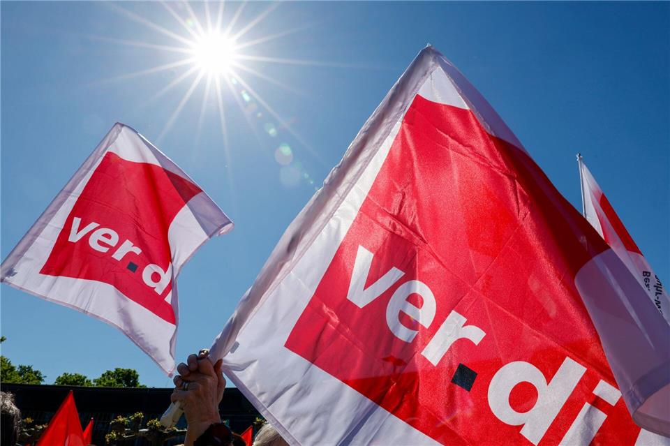 Verdi hat Klinik-Personal in mehreren deutschen Städten zu Protestaktionen aufgerufen. (Archivbild)Thomas Banneyer/dpa
