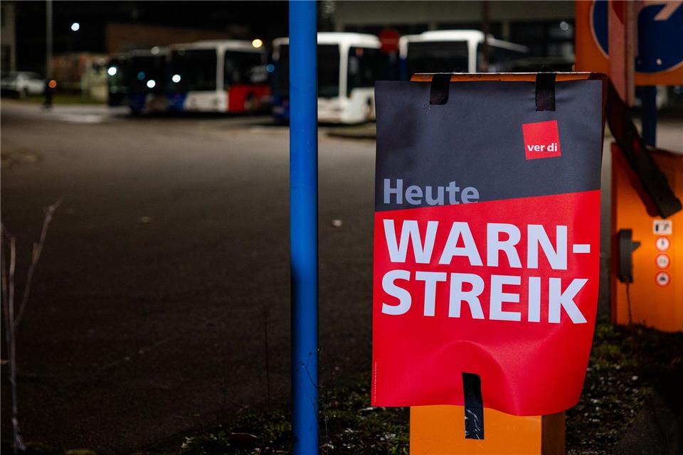 Verdi hat zu Arbeitsniederlegungen aufgerufen.Laszlo Pinter/dpa