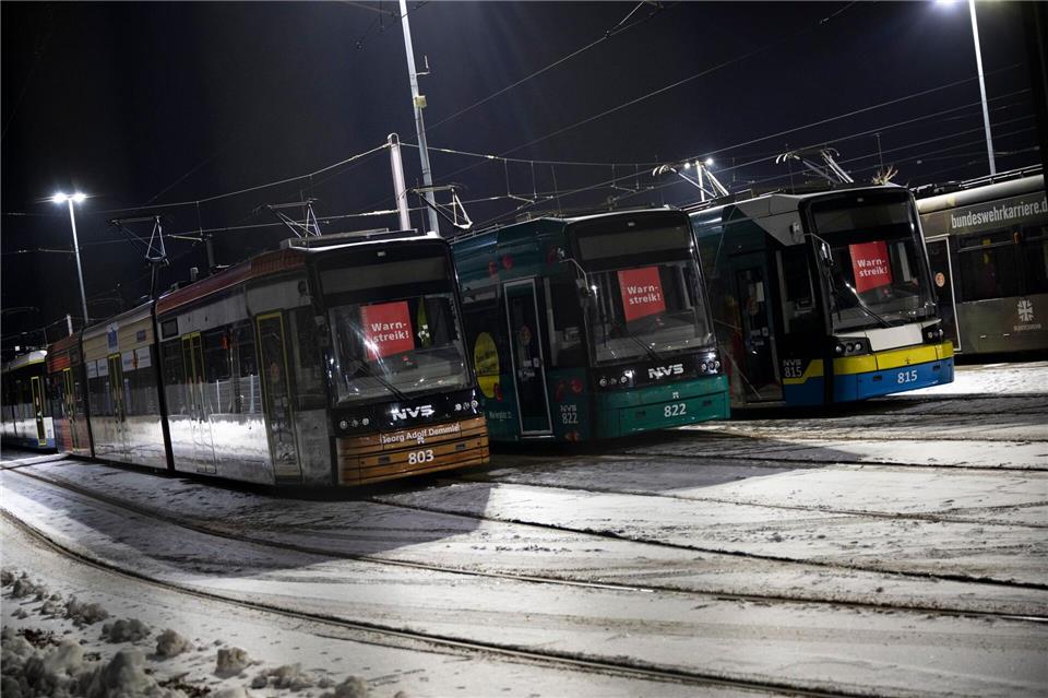 Verdi hatte nach eigenen Angaben Beschäftigte von neun Verkehrsbetrieben zu Warnstreiks aufgerufen.Philip Dulian/dpa