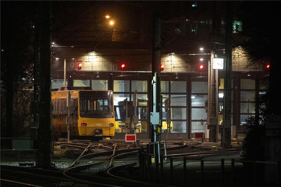 Verdi ruft zum Warnstreik im Nahverkehr auf.Marijan Murat/dpa