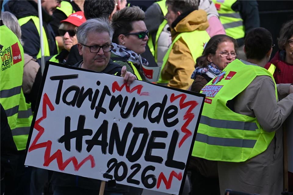 Verdi startet bundesweit Warnstreiks im Handel. Federico Gambarini/dpa