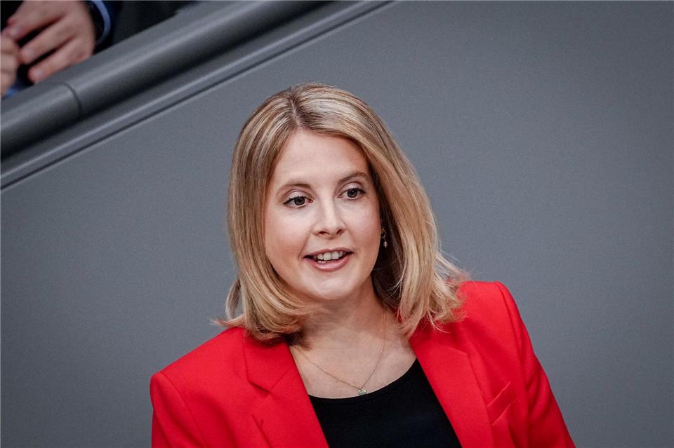 Tempo im Wohnbau: Städte dürfen experimentieren Verena Hubertz, die SPD-Ministerin für Bauwesen, will bezahlbaren Wohnraum schaffen. (Archivfoto)Kay Nietfeld/dpa