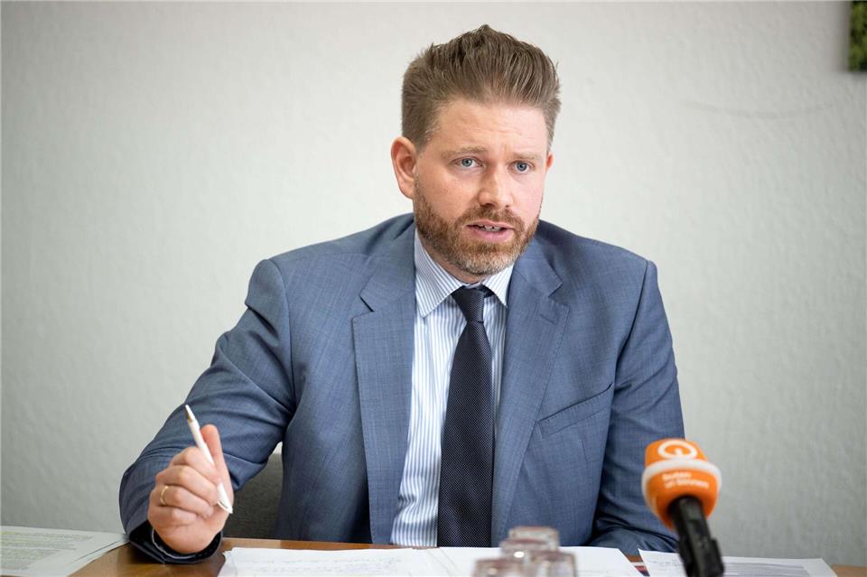 Verfassungsschutzchef Thorge Koehler stellt die Bilanz für 2025 vor. (Archivbild)Sina Schuldt/dpa