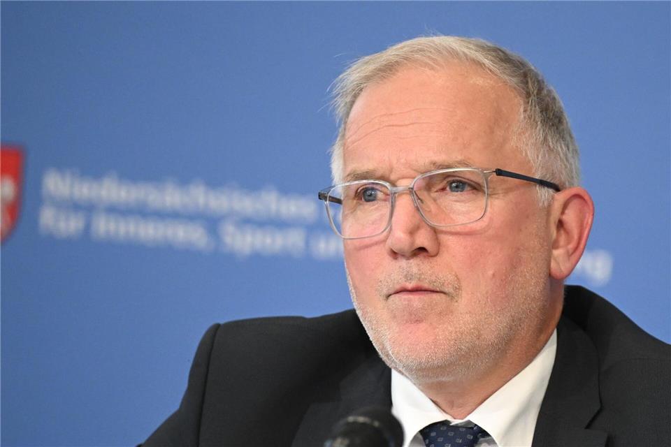 Verfassungsschutzpräsident Dirk Pejril warnt vor einer neuen Generation junger Rechtsextremisten.Julian Stratenschulte/dpa