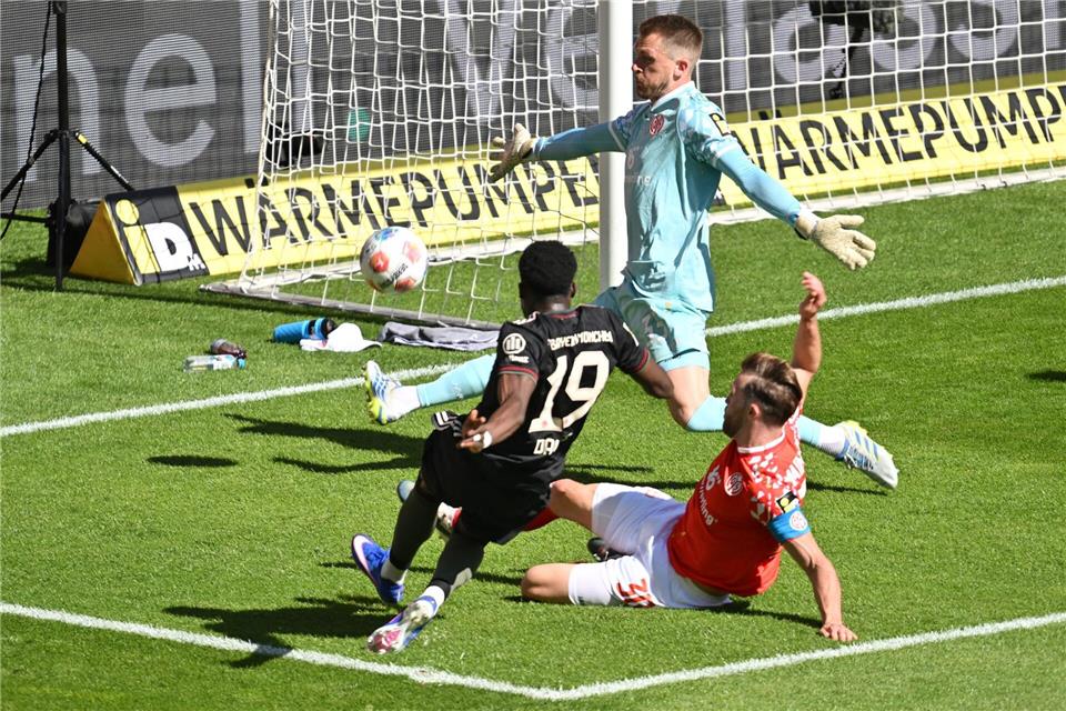 Vergab die einzige Bayern-Chance vor der Pause: Alphonso Davies.Torsten Silz/dpa