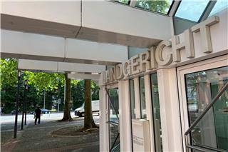 Verhandelt wird der Fall vor dem Landgericht Münster. Dort fällt voraussichtlich am 31. März das Urteil.