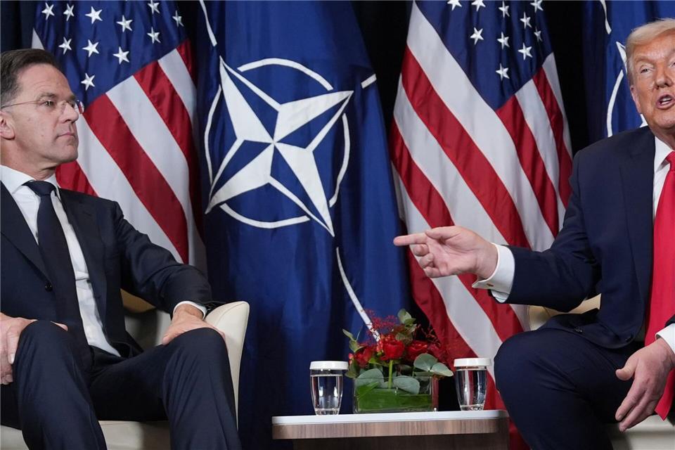 Verhandelte mit Trump (r.) über Grönland: Nato-Generalsekretär Rutte (l.).Evan Vucci/AP/dpa