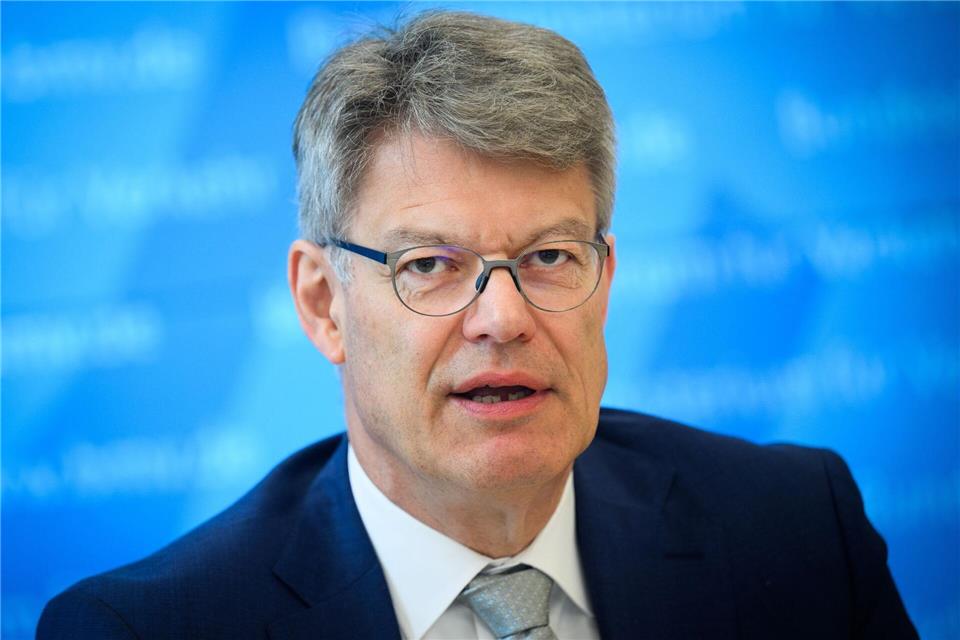 Verkehrsminister Schnieder hat Eckpunkte mit den Ländern abgestimmt. Bernd von Jutrczenka/dpa