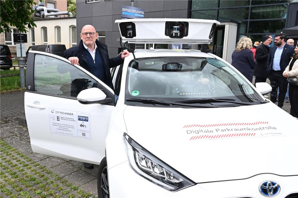 Verkehrsminister Winfried Hermann (Grüne) erhofft sich von der Technik mehr Verkehrssicherheit.Bernd Wei�brod/dpa