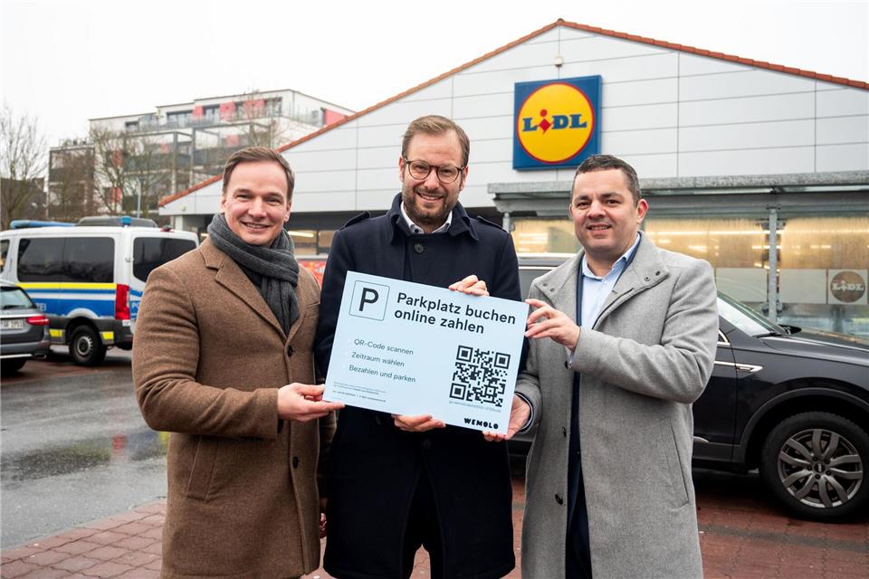 Verkehrssenator Anjes Tjarks (Grüne; Mitte) sagt: „Parkflächen, die abends und nachts ungenutzt bleiben, sind in einer Großstadt wie Hamburg eine wertvolle Ressource.“Daniel Bockwoldt/dpa