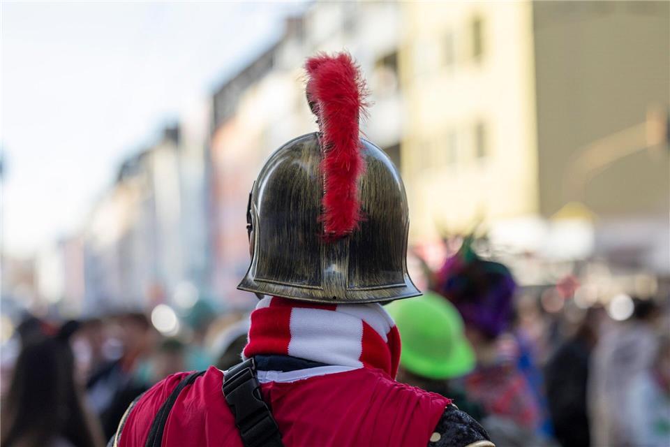 Verkleidung ja – Uniform nein: Amtskleidung oder täuschend echte Abzeichen sind an Karneval tabu und können strafbar sein.picture alliance/dpa