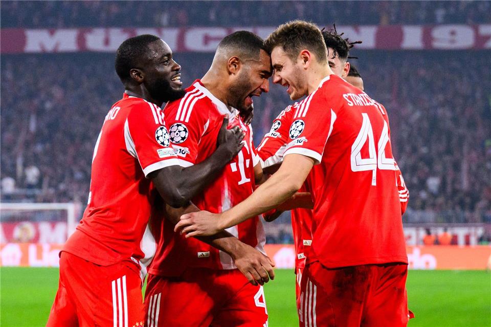 Verlängert er? Die Zukunft von Upamecano (l) ist offen. (Archivbild)Tom Weller/dpa