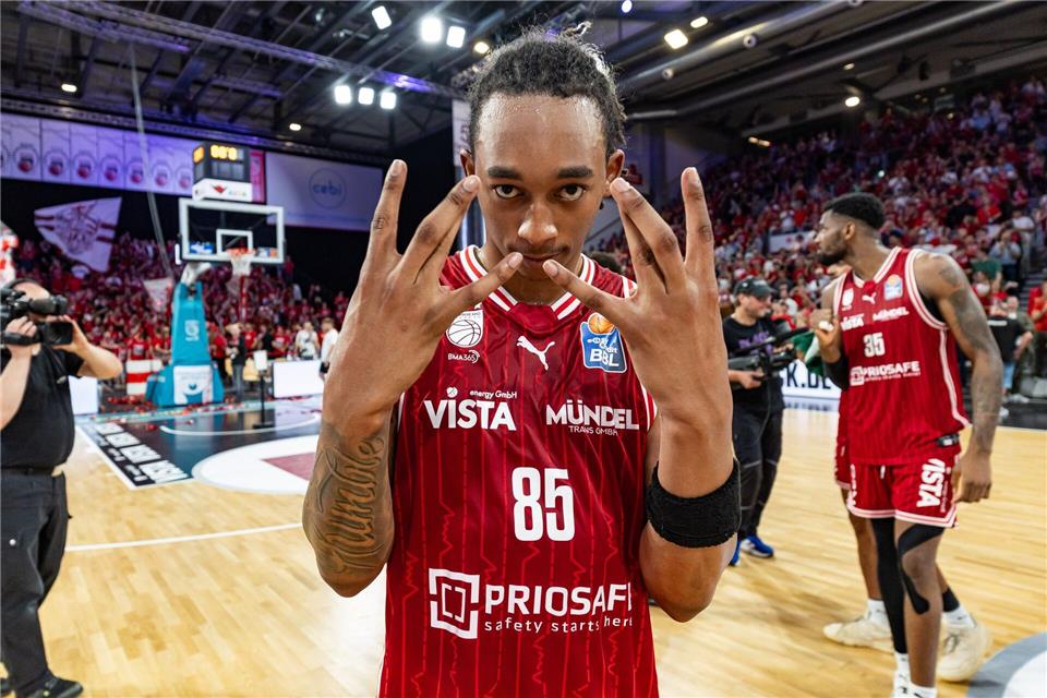 Verlässt Bamberg nach einer starken Saison: Austin Crowley. (Archivbild)Daniel Löb/dpa