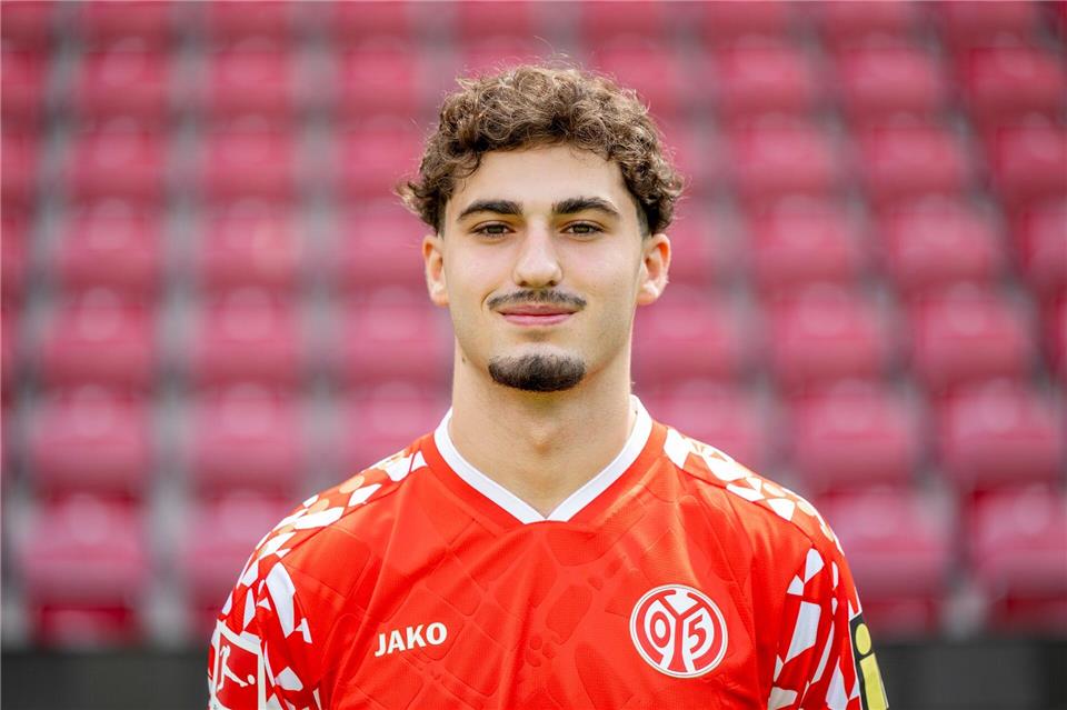 Verlässt Mainz und schließt sich Fürth an: Maxim Dal. (Archivbild)Torsten Silz/dpa