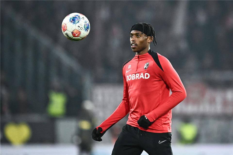 Verlässt den SC Freiburg: Junior Adamu. (Archivbild)Silas Stein/dpa