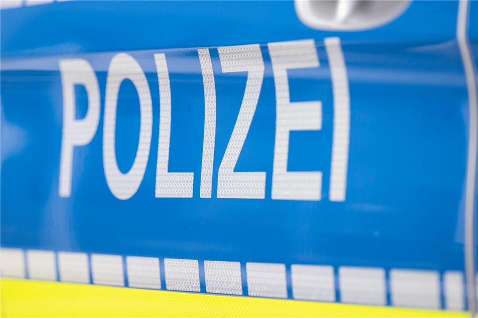 Verletzt wird niemand bei den Schüssen auf eine Veranstaltungshalle in Wegberg. (Symbolbild)Boris Roessler/dpa