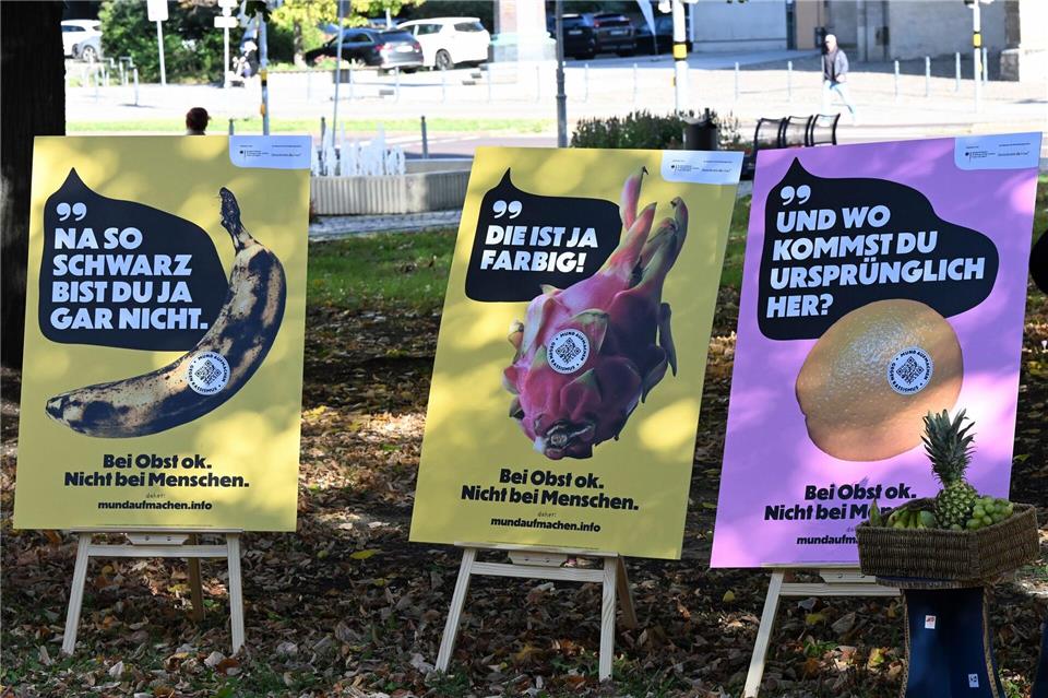Verschiedene Motive gibt es als Poster, Postkarten und für Social Media. Jennifer Brückner/dpa