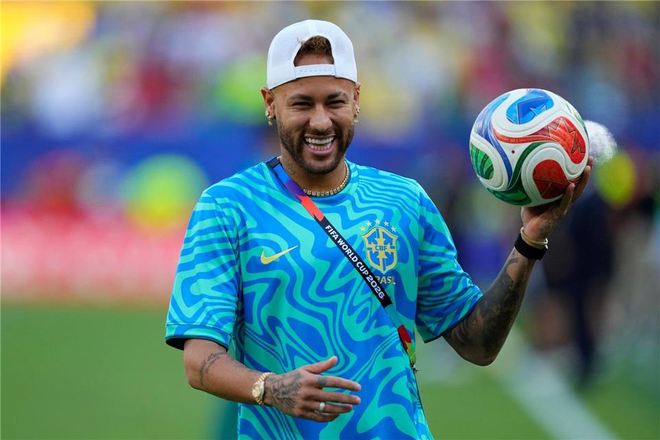 Versprühte in den ersten WM-Tagen trotz Verletzung gute Laune: Neymar. (Archivbild)Yuki Iwanmura/AP/dpa
