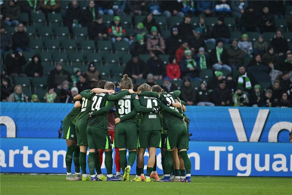 Verstärkung aus Japan: Für das Team des VfL Wolfsburg wird künftig auch der Japaner Kento Shiogai spielen.Swen Pförtner/dpa