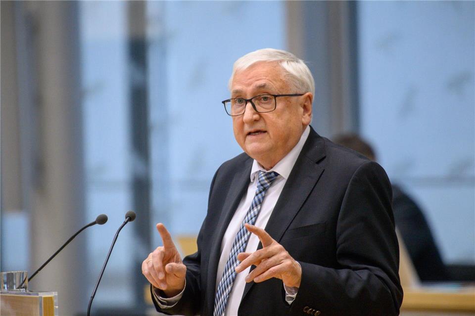 Verteidigt das Vorgehen des Landes: Finanzminister Michael Richter (CDU). (Archivbild)Klaus-Dietmar Gabbert/dpa