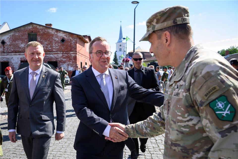 Verteidigungsminister Boris Pistorius (SPD) begrüßte US-General Christopher Donahue in Estland.Bernd von Jutrczenka/dpa