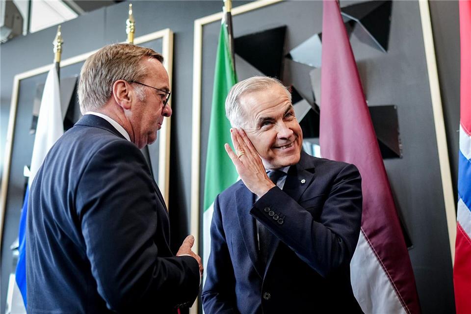 Verteidigungsminister Boris Pistorius und der kanadische Premierminister Mark CarneyKay Nietfeld/dpa