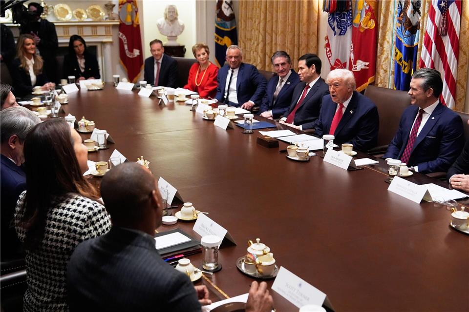 Verteidigungsminister Pete Hegseth spricht von Rückgang bei Drogenschmuggel über das Meer Julia Demaree Nikhinson/AP/dpa