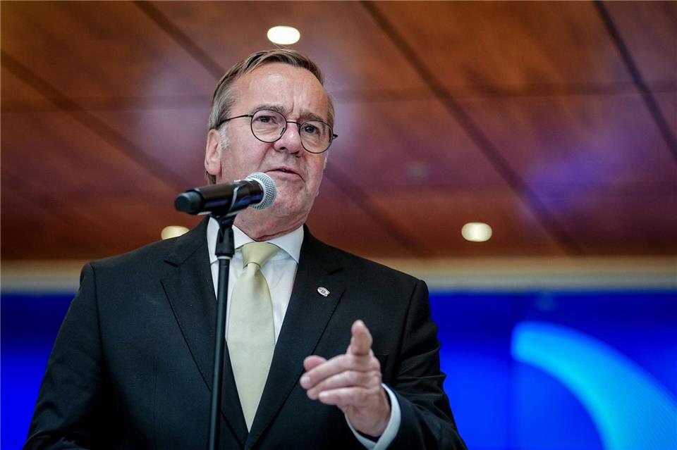 Verteidigungsminister Pistorius bei Pressekonferenz in Kanada.Kay Nietfeld/dpa
