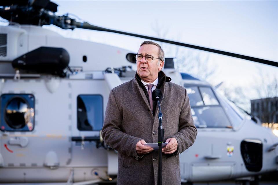 Verteidigungsminister Pistorius bezeichnet den neuen Wehrdienst als „zentralen Baustein für die Zukunftsfähigkeit unserer Bundeswehr“. (Archivbild) Christoph Soeder/dpa