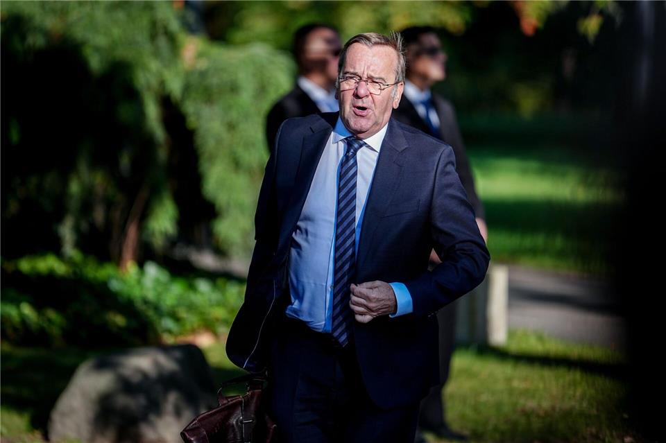 Verteidigungsminister Pistorius dringt darauf, sich an den vereinbarten Zeitplan zu halten. (Archivbild)Kay Nietfeld/dpa