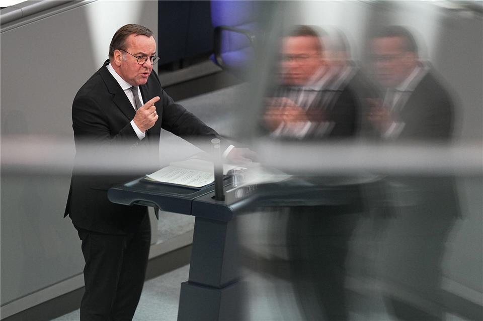 Bundestag stimmt für historisches Schuldenpaket Verteidigungsminister Pistorius warnt vor Zaudern bei der Erhöhung der Verteidigungsfähigkeit.Michael Kappeler/dpa