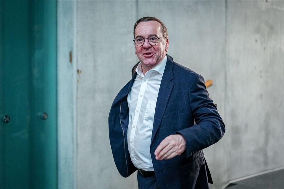 Verteidigungsminister - oder doch CDU-Abgeordneter? Kay Nietfeld/dpa