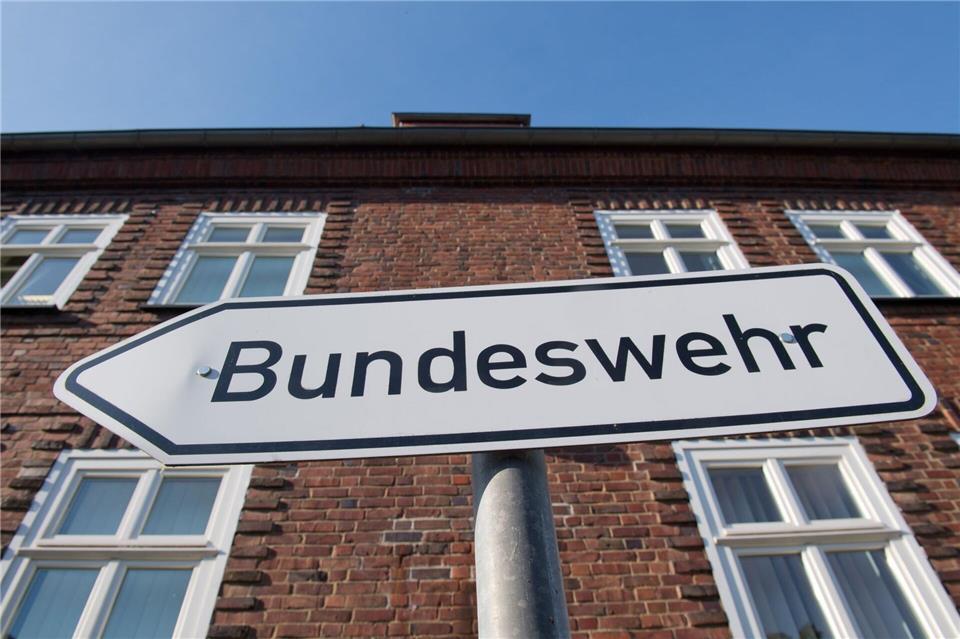 Umwandlung von Militär-Standorten gestoppt - auch in MV Verteidigungsministerium stoppt Umwandlung von StandortenStefan Sauer/dpa-Zentralbild/dpa