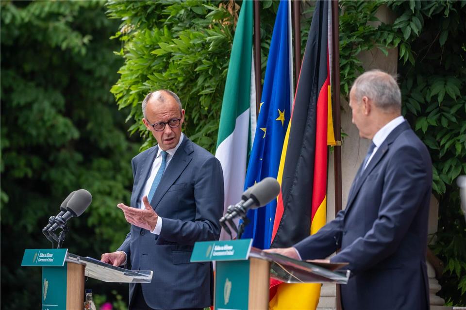 Vertraut darauf, dass Irland einen „realistischen Vorschlag“ für den neuen EU-Etat vorlegt: Bundeskanzler Friedrich Merz.Michael Kappeler/dpa