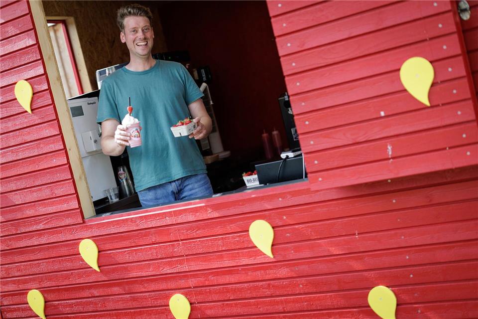 Vertriebsleiter Silvan Schulze-Weddige kam die Idee für den Drive-in in den Niederlanden. David Ebener/dpa