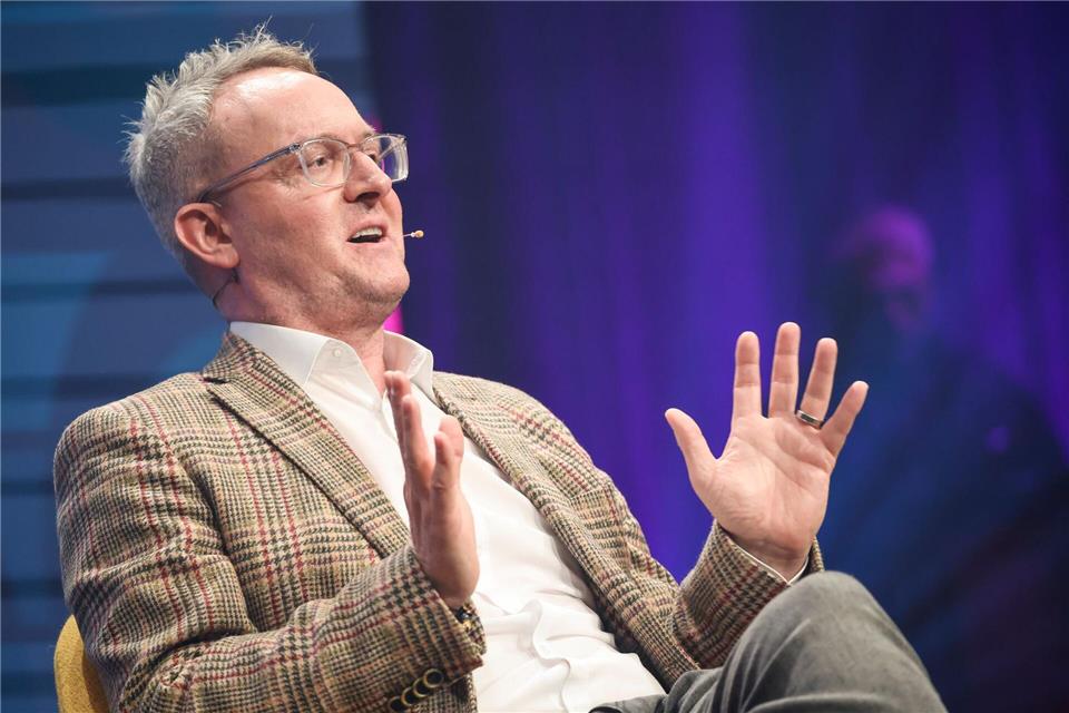 VfB-Boss Alexander Wehrle bleibt im Poker um Deniz Undav entspannt. (Archivbild)Christian Charisius/dpa