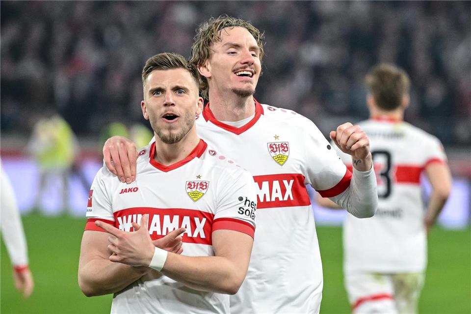 VfB-Profi Demirovic (re.) ist nach dem Weggang von Woltemade noch mehr als Torjäger gefragt.Harry Langer/dpa
