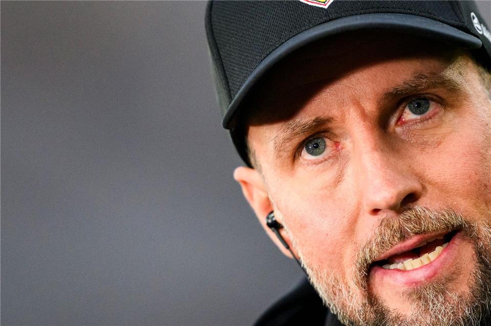 VfB-Trainer Sebastian Hoeneß sieht „absolute Schattenseiten“ bei den Sozialen Medien. Tom Weller/dpa