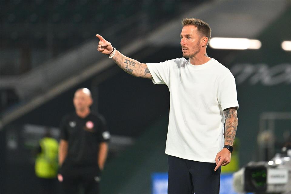 VfL-Coach Tobias Strobl sah viele gute Ansätze.Swen Pförtner/dpa