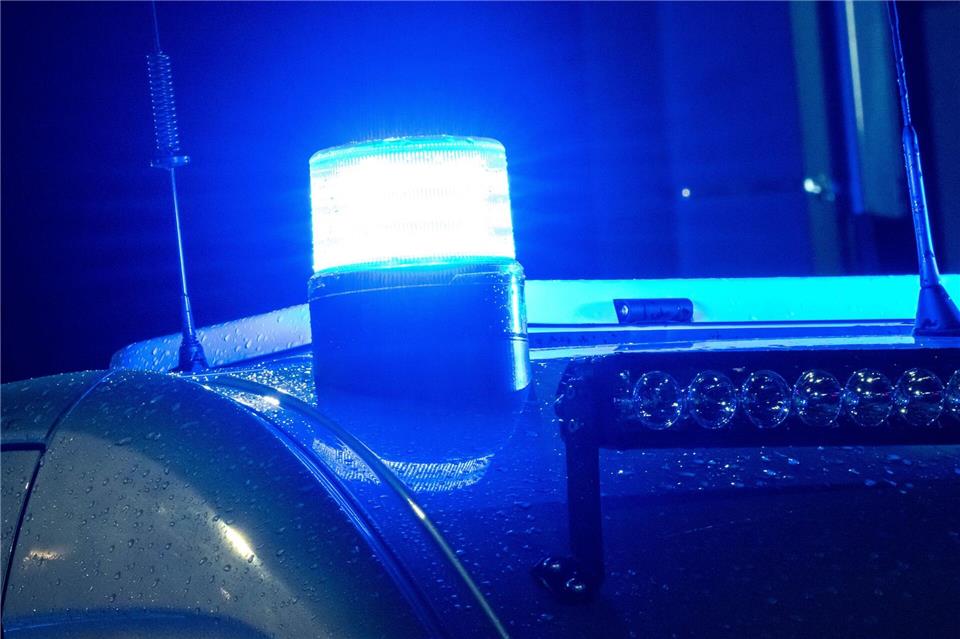 Videoaufzeichnungen führten die Polizei auf die Spur des gesuchten 22-Jährigen. (Symbolbild)Sina Schuldt/dpa
