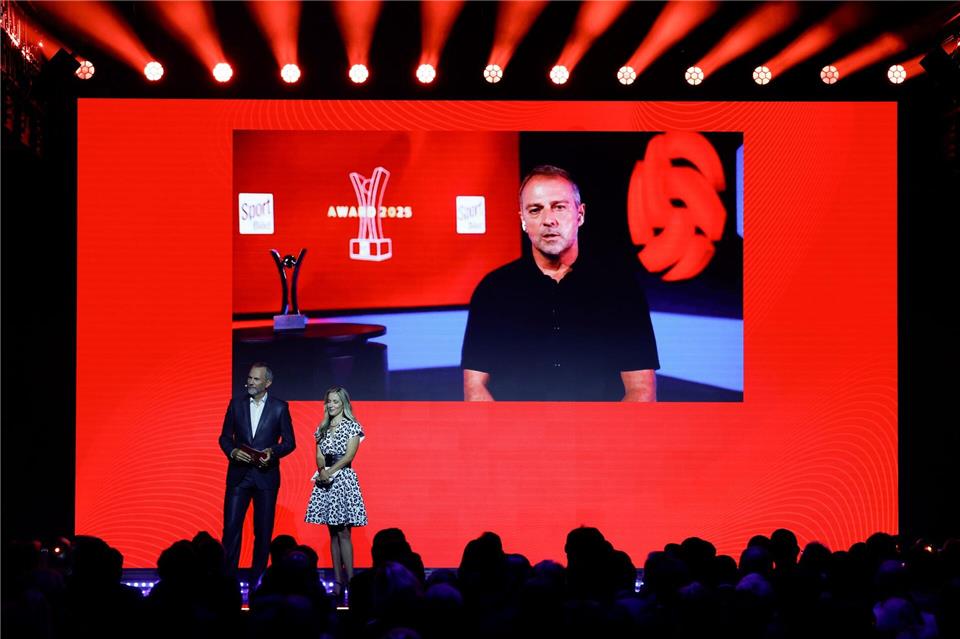 Videobotschaft von Trainer Hansi Flick bei den „Sport Bild“-Awards. Georg Wendt/dpa