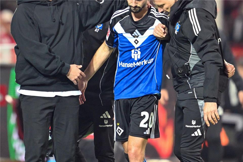 Rot und raus: HSV vorerst ohne neuen Star Vieira Vieira muss in der Nachspielzeit vom Platz - wegen einer Roten Karte und einer Verletzung. Soeren Stache/dpa
