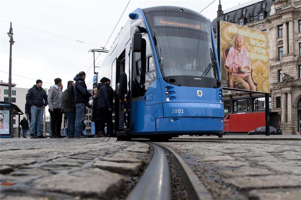 Viel Andrang im öffentlichen Nahverkehr. (Symbolbild)Sven Hoppe/dpa