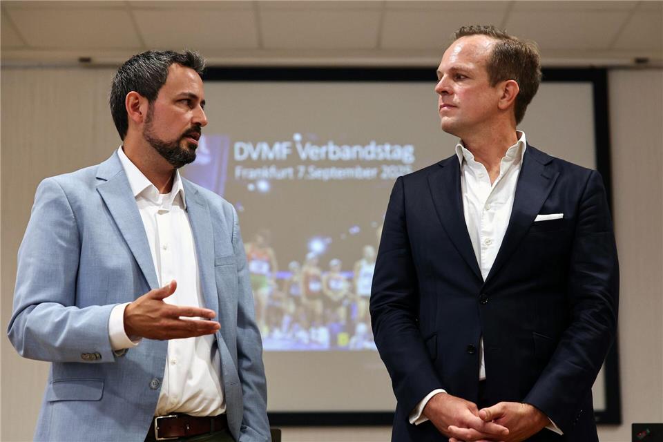 Chaos im Verband: Beste Fünfkämpferin wechselt in die USA Viel Diskussionsstoff: Leonard Langenkamp (l) und Jan Veder.Hannes P. Albert/dpa