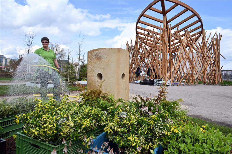 Viel Grün, teils wechselnde Bepflanzungen sowie Spiel- und Sportplätzen hat die Landesgartenschau unter anderem zu bieten. Martin Schutt/dpa