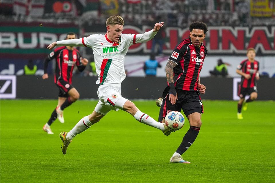 Viel Kampf, wenig Glanz im Duell zwischen Frankfurt und Augsburg.Marc Schüler/dpa
